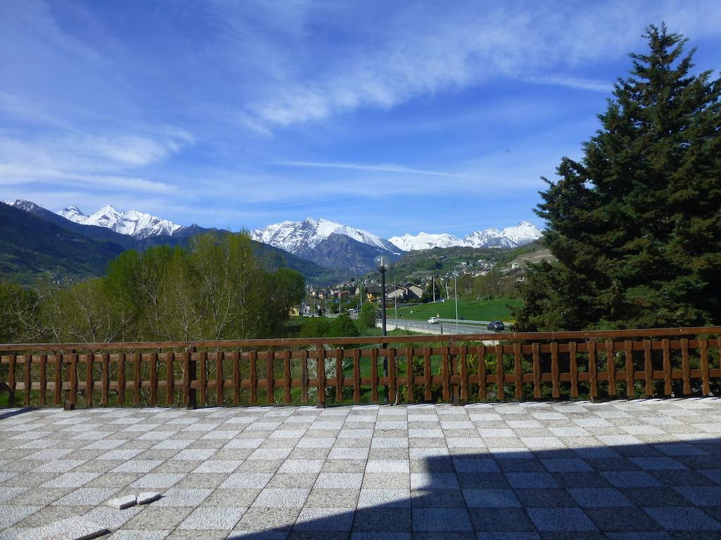Hotel Beau Sejour Giampietro Andrea Sarre Dış mekan fotoğraf
